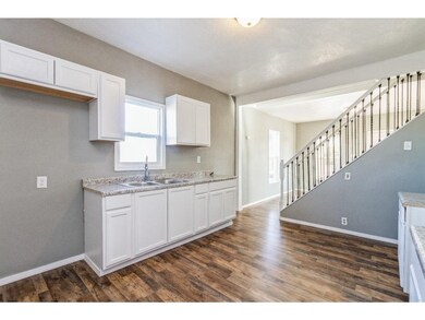 912 E 25th Ct, Des Moines, IA 50317 - photo 5