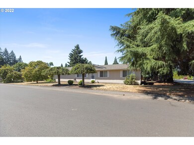 443 SW 13th Ave, Canby, OR 97013 - photo 2