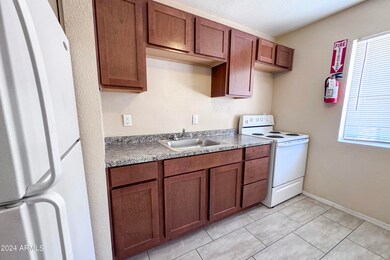 1753 E Harvard St unit 4, Phoenix, AZ 85006 - photo 4
