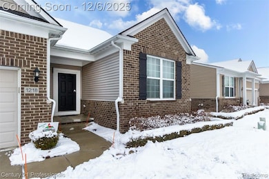 1218 Lark St, Orion Township, MI 48360 - photo 4