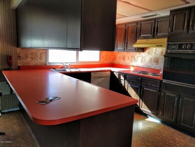 2247 W Jacinto kitchen