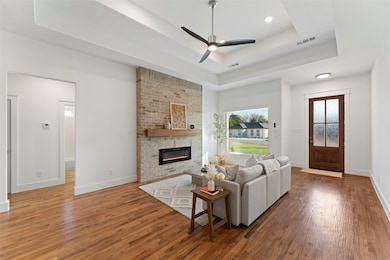 607 E Wood Dell Dr, Glenn Heights, TX 75154 - photo 7