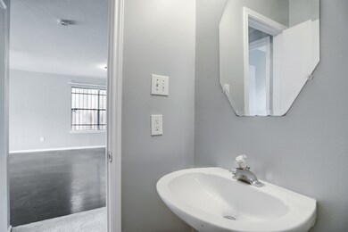 8810 High Mountain Dr, Houston, TX 77088 - photo 4