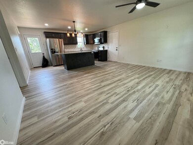 1206 W Adair St, Creston, IA 50801 - photo 4