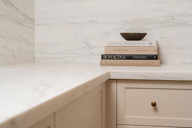 Honed Calacatta Caldia