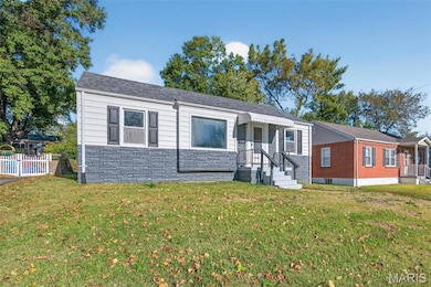 10335 Saint Joan Ln, Saint Ann, MO 63074 - photo 3