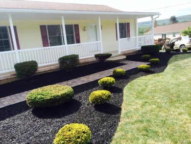 979 Scenic Dr, Kunkletown, PA 18058 - photo 3