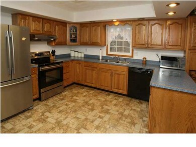 510 Mapleview Dr, Mount Washington, KY 40047 - photo 4