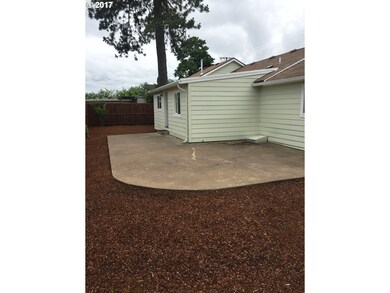 1983 2nd St, Springfield, OR 97477 - photo 5