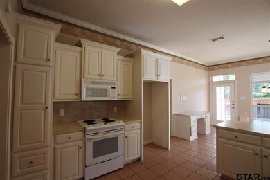 3410 3410 Iberville, Tyler, TX 75701 - photo 6