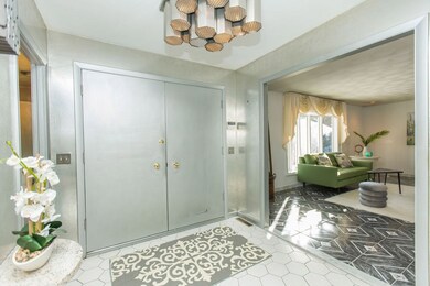 Inviting Entry Foyer~