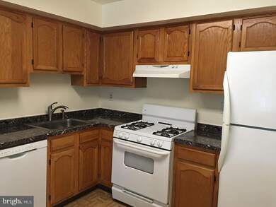 108 Wrangel Ct unit 10, Princeton, NJ 08540 - photo 6