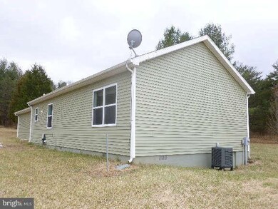 10 Cedar Point Ln, Great Cacapon, WV 25422 - photo 3