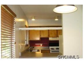 Kitchen open to GR