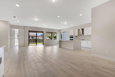 13130 Addilyn Ct, Davie, FL 33325 - photo 4