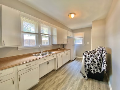 685 E 142nd St, Dolton, IL 60419 - photo 7