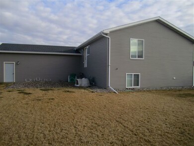 Back Yard<|><|>