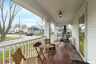 2220 Claussen St, Davenport, IA 52802 - photo 2