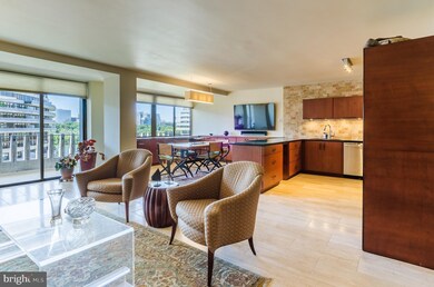 Watergate East Residences unit 914-N, Washington, DC 20037 - photo 3