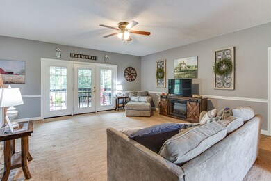 105 Stowers Ln, Shelbyville, TN 37160 - photo 4