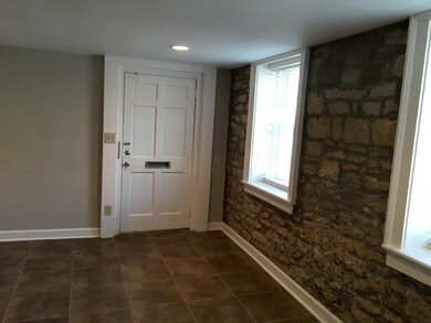 647 S 3rd St unit A, Columbus, OH 43206 - photo 2