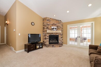 004-Living_Room-1434632-medium