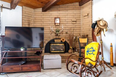 W Prosperity Ave. Tulare-4