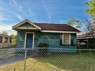 306 Hellier St, Houma, LA 70363 - photo 2