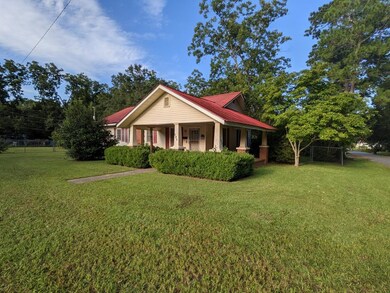 402 W Lemon St, Fitzgerald, GA 31750 - photo 3