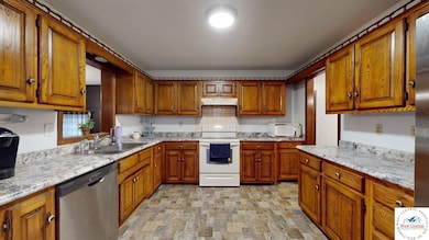 17667 Daisy Rd, Hughesville, MO 65334 - photo 5