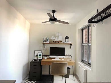 121-16 Ocean Promenade unit 4L, Rockaway Park, NY 11694 - photo 6