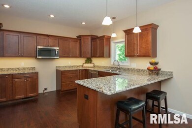 1506 Shamrock Dr, Davenport, IA 52807 - photo 7