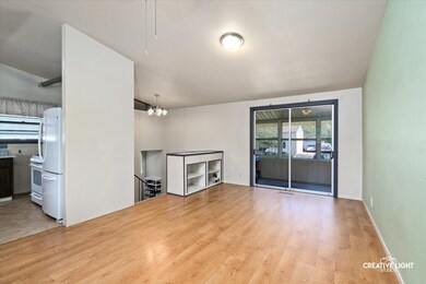 142 Toro Cir, Carpentersville, IL 60110 - photo 6