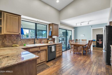 18837 N Grandview Dr-13