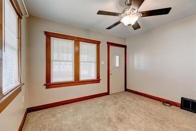 1103 W 7th St S, Newton, IA 50208 - photo 6