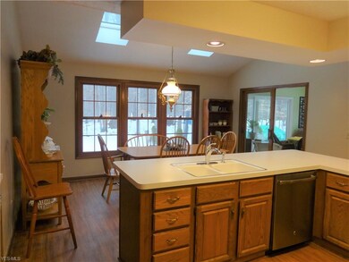 Eat-in Kitchen