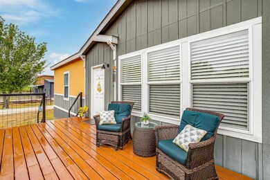 108 Steele Ct, Azle, TX 76020 - photo 2