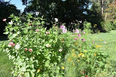 8 Ellis Ave, Dudley, MA 01571 - photo 5