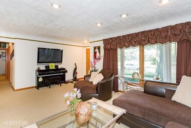3921 Aurora Ave, Des Moines, IA 50310 - photo 4