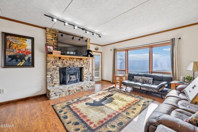 10-print-1130 Ski View Dr - 033