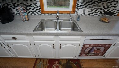 2776 Homeyer Rd, North Tonawanda, NY 14120 - photo 5