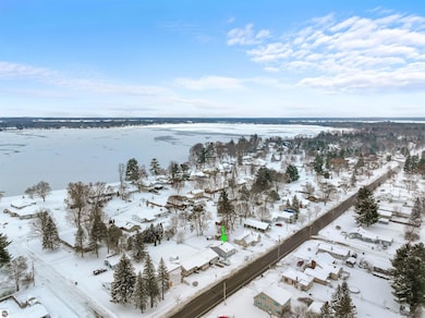 907 Chestnut St, Cadillac, MI 49601 - photo 4