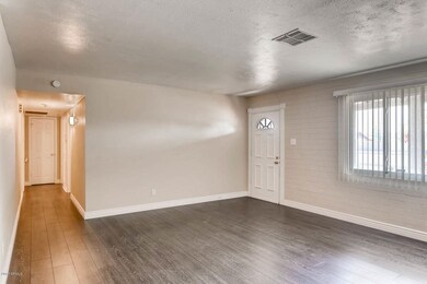 2926 n 51rst Ave Phoenix AZ-large-010-16