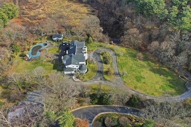 1 Private Ln, Glen Head, NY 11545 - photo 5