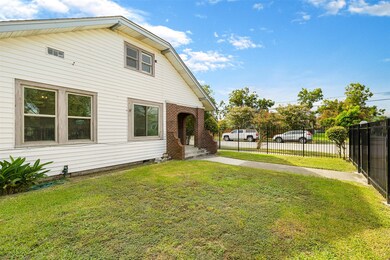 123 Estelle St, Houston, TX 77003 - photo 4
