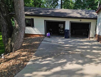 514 W Mill St, Montgomery, IN 47558 - photo 2