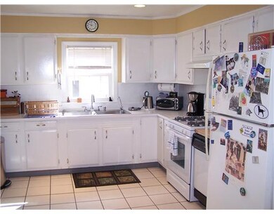 47 Nicholson Crescent, Middletown, RI 02842 - photo 4