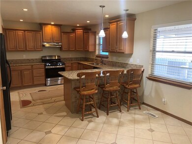 Those appliances! Gas stove!