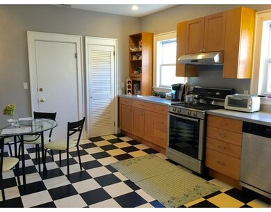 38 Custer St unit 3, Jamaica Plain, MA 02130 - photo 3