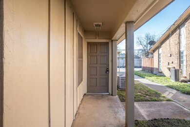 728 E Pecan St, Hurst, TX 76053 - photo 3